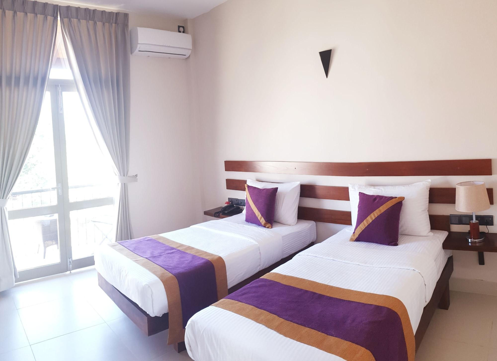 ไฮฟ์ 68 - โฮเต็ล แอนด์ รีสอร์ต  Hotel เนกอมโบ ภายนอก รูปภาพ