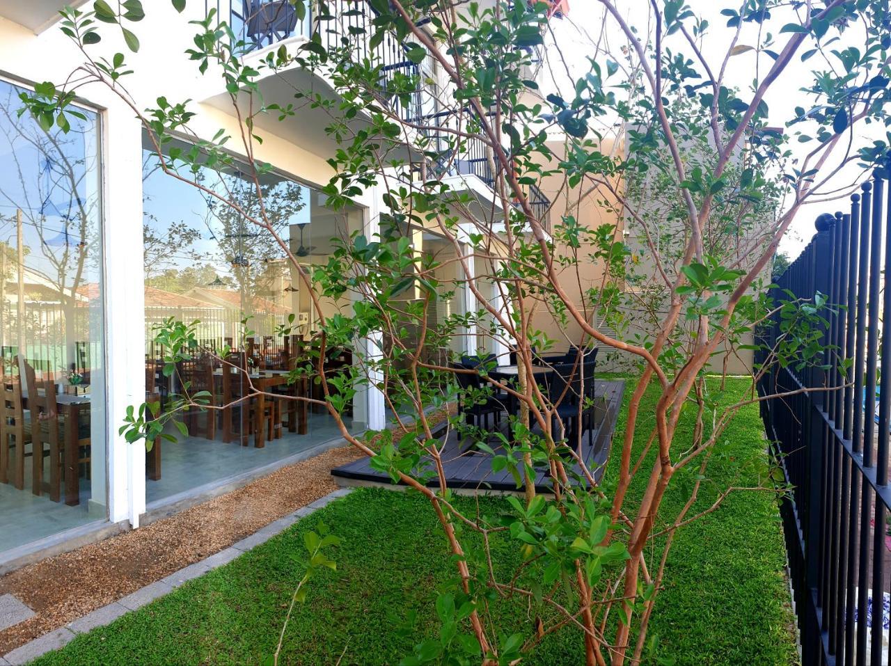 ไฮฟ์ 68 - โฮเต็ล แอนด์ รีสอร์ต  Hotel เนกอมโบ ภายนอก รูปภาพ