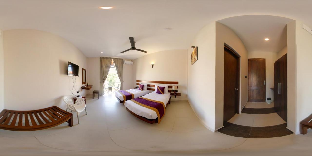 ไฮฟ์ 68 - โฮเต็ล แอนด์ รีสอร์ต  Hotel เนกอมโบ ภายนอก รูปภาพ