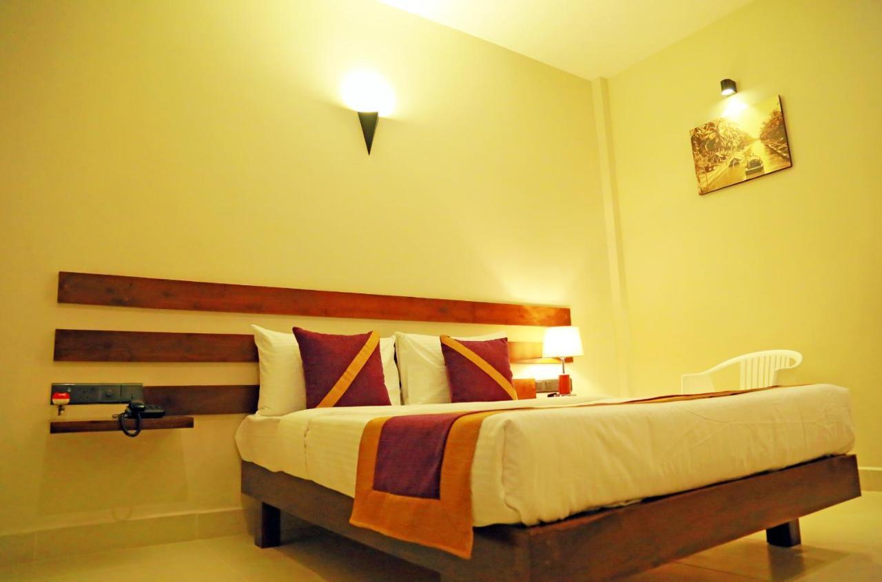 ไฮฟ์ 68 - โฮเต็ล แอนด์ รีสอร์ต  Hotel เนกอมโบ ภายนอก รูปภาพ