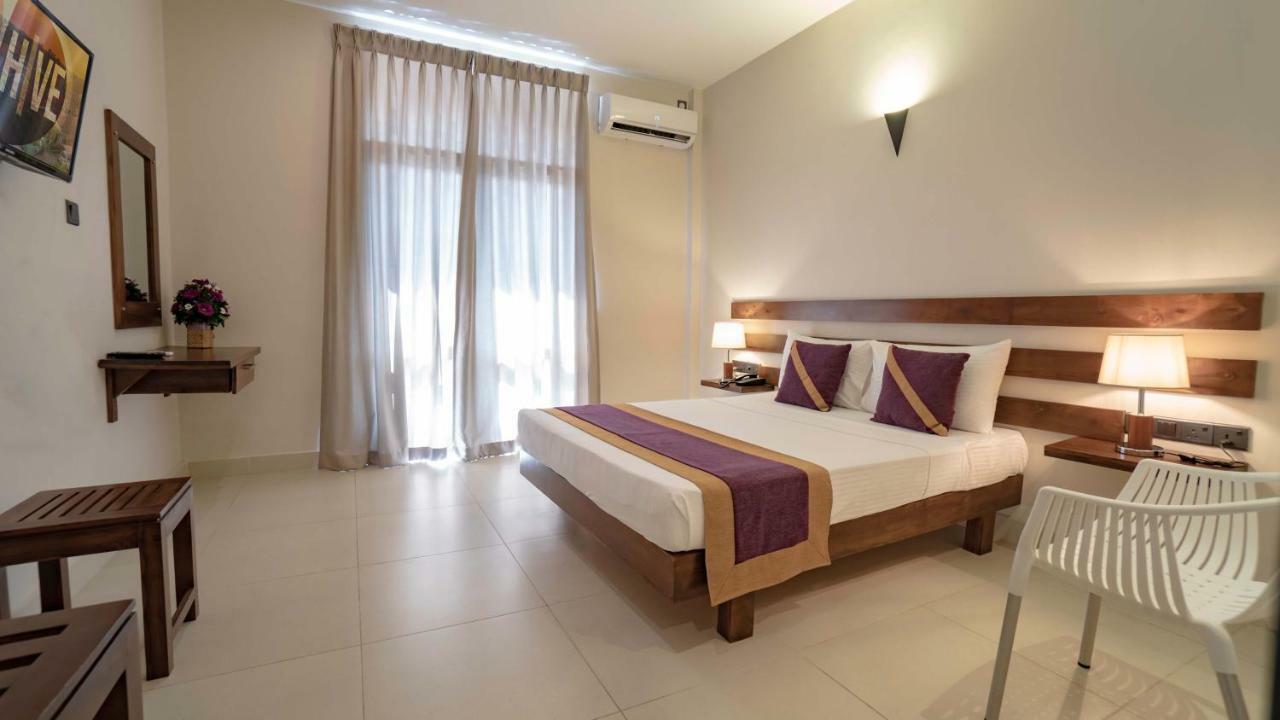 ไฮฟ์ 68 - โฮเต็ล แอนด์ รีสอร์ต  Hotel เนกอมโบ ภายนอก รูปภาพ